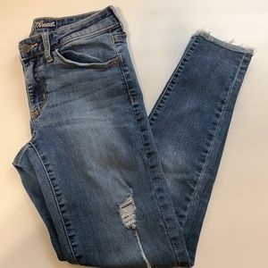 Universal Thread Mid Rise Skinny Jeans size 2